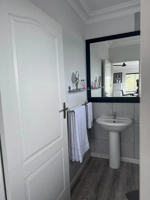 14 on Braemar Studio Apartment