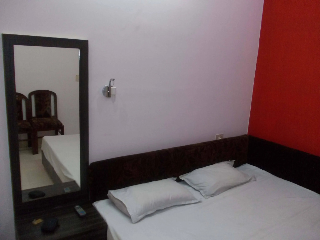Hotel Anant Plaza