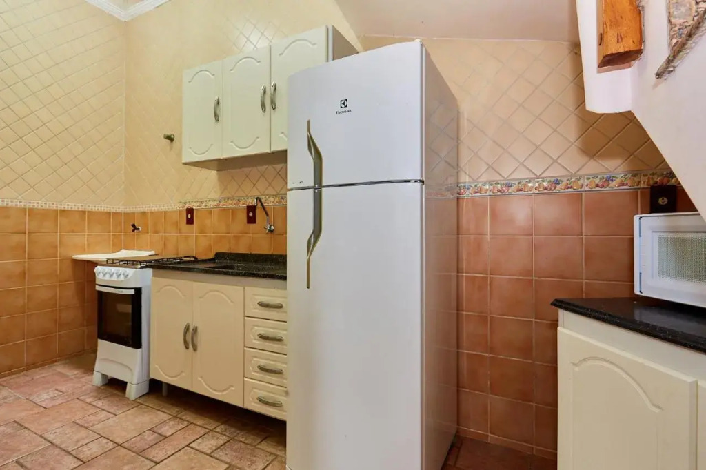 1062 Duplex 100 m da PRAIA DE BOMBINHAS . 2 suites