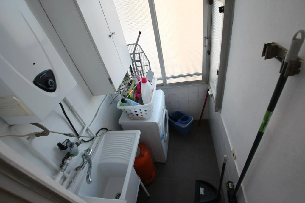 4 BEDROOMS -SENECA Center Apartment
