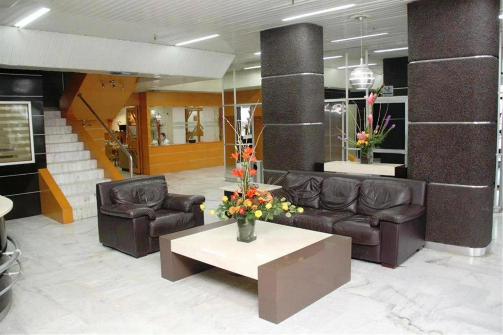 May Palace Hotel