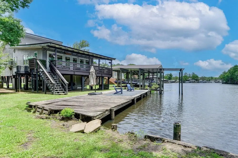 Home on Blood River - Private Dock & Spacious Deck