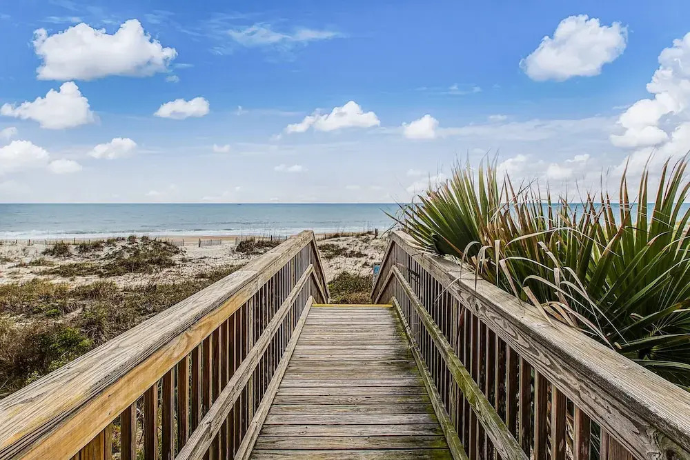 Dog-friendly Oceanfront Townhouse With Covered Balcony, Views, Pool & AC