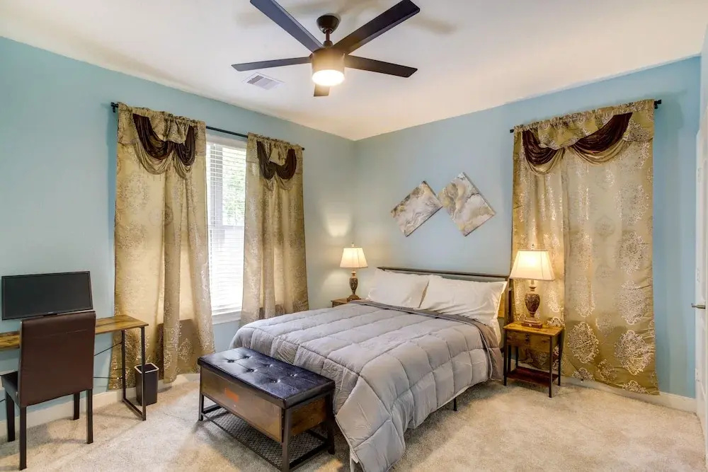 Chic Texas Abode w/ Patio & Fenced-In Yard
