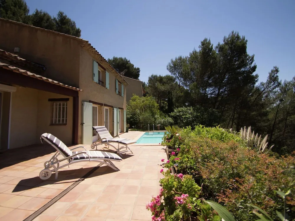 Villa in Hyères near Beach & Pool