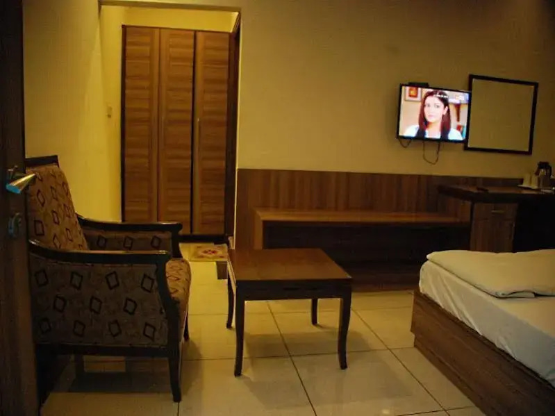 Hotel Aricent Opposite ISBT Sector 17 Chandigarh