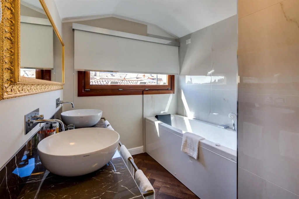 Отель BW Premier Collection CHC Continental Venice