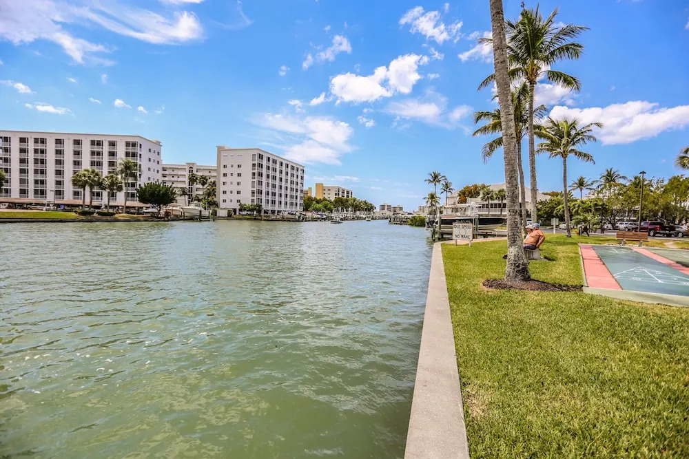 Windward Point 309