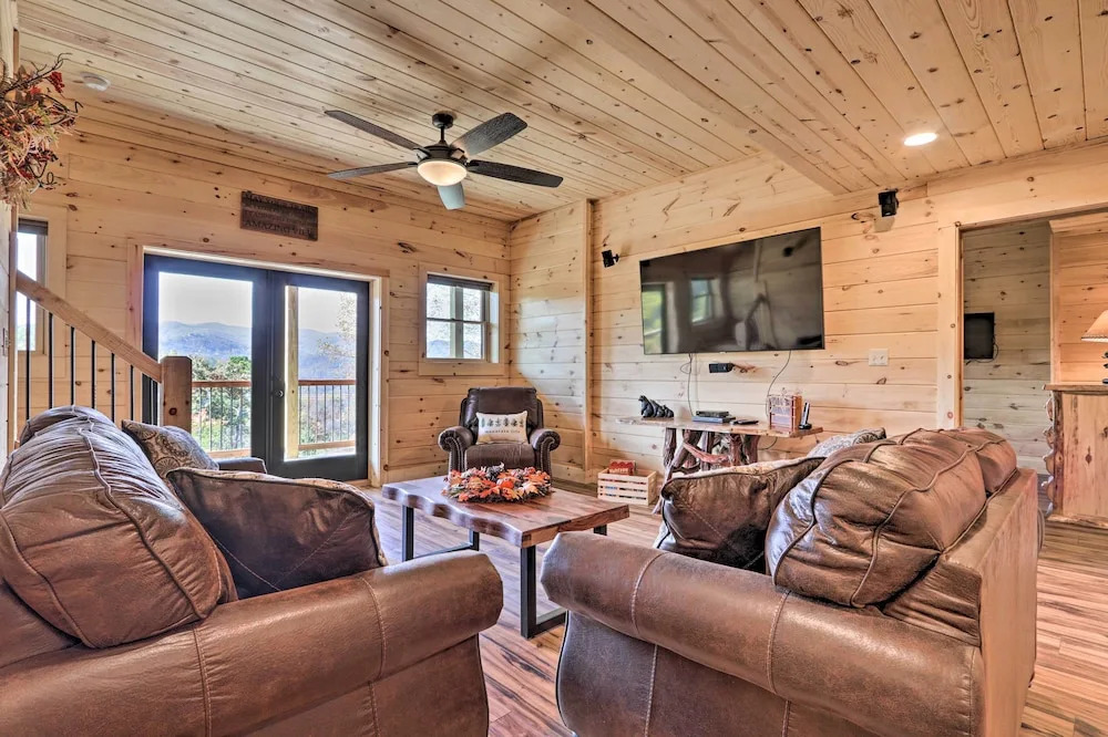 Spacious Mountain Retreat w/ Hot Tub + Views!
