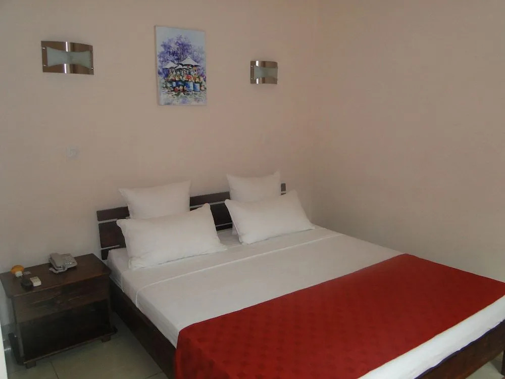 Hotel H1