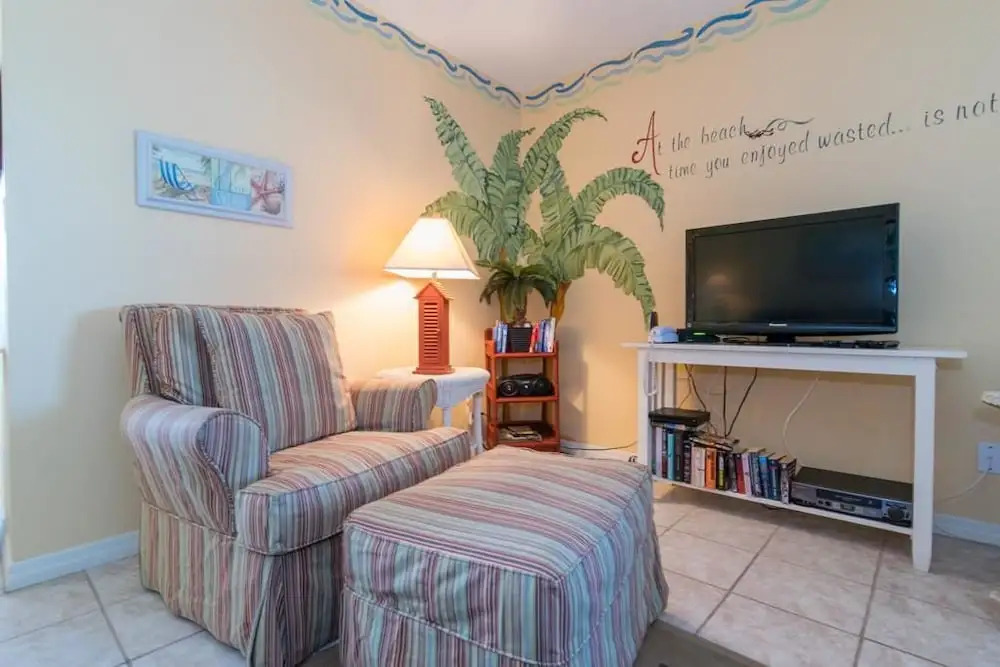 AM Beach Place Unit 5