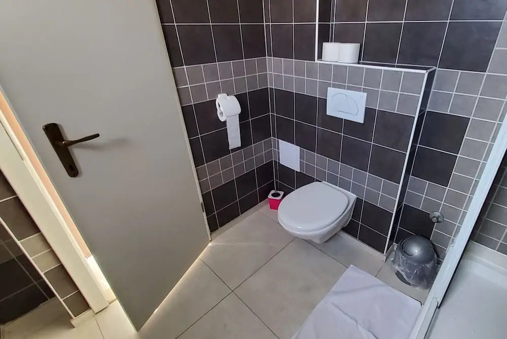 Appealing Apartment 8 Sleeps 3 Guests