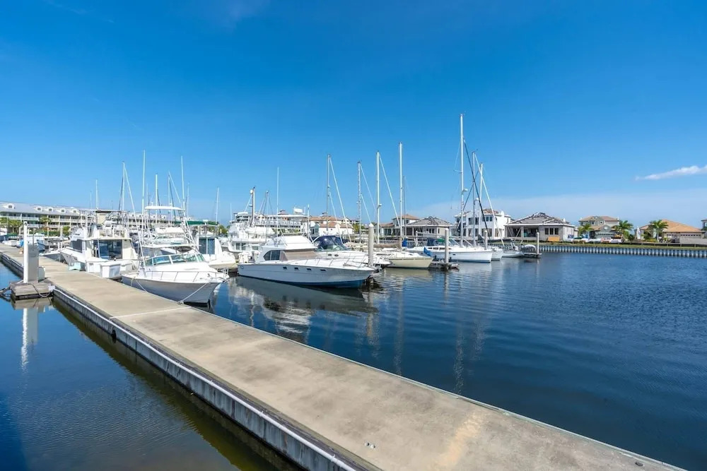 209 Little Harbor Inn