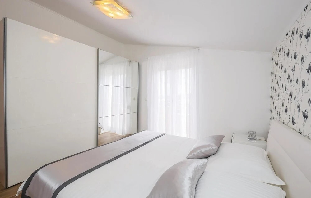 Amazing Home in Kastel Novi With Sauna, Wifi and 9 Bedrooms