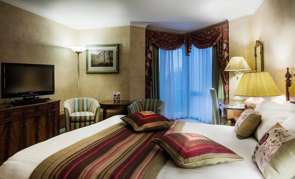 Blunsdon House Hotel