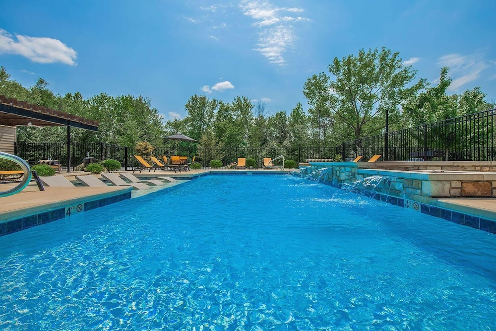 Landing Spectacular 1bd, Courtyard