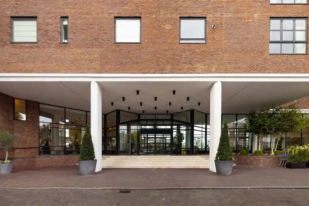 The River Thames View - Stunning 2bdr Flat With Study Room + Balcony