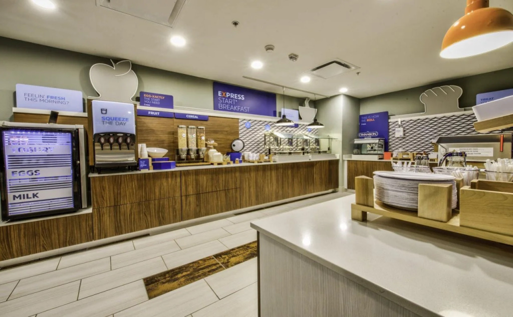 Holiday Inn Express & Suites Dallas NW - Farmers Branch by IHG