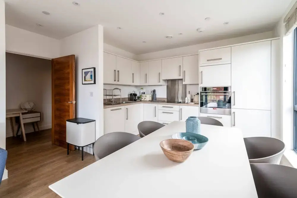 Modern Brixton Jewel Apartment