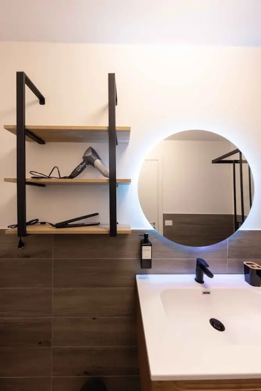 Urban Chic 2 Luxury Suites Apartment