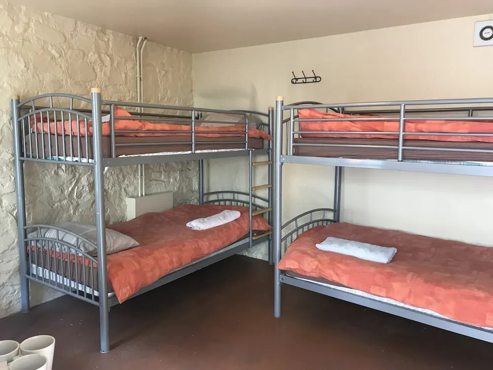 Drewe Arms Bunk Rooms & Church Cottage