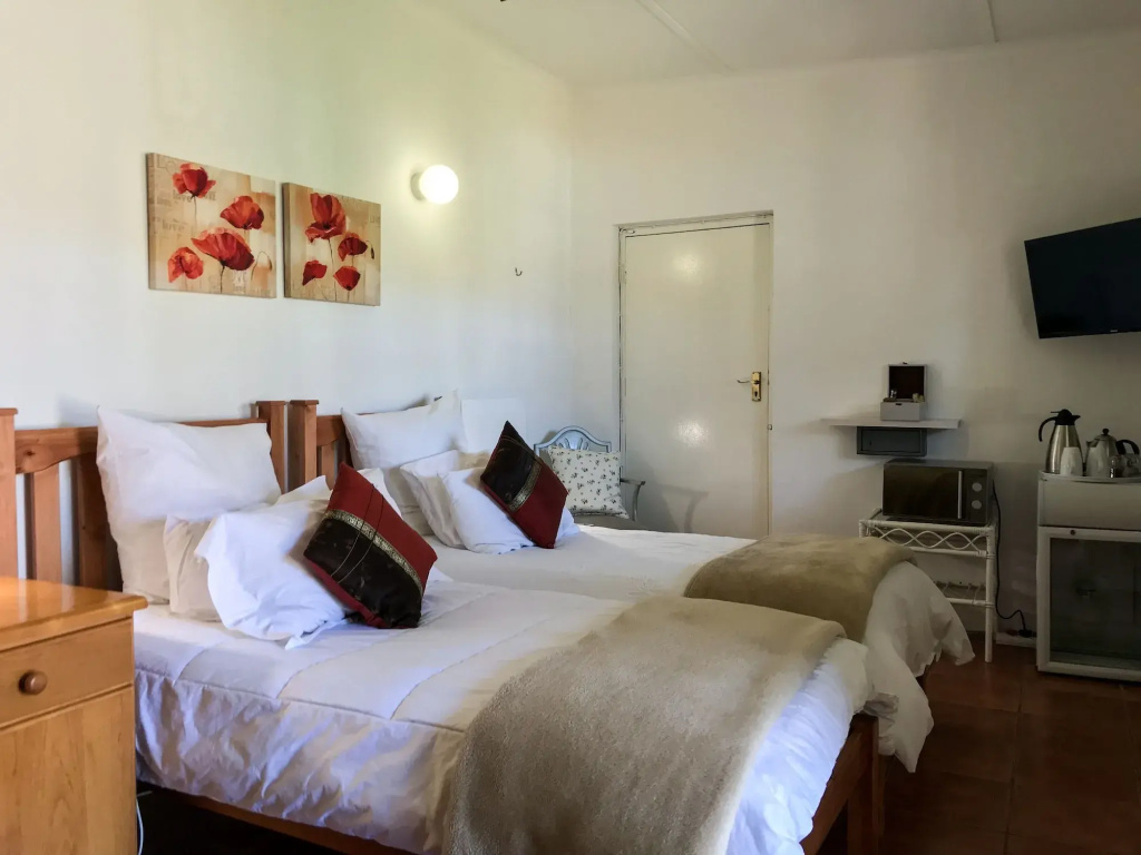Howards End Manor B&B