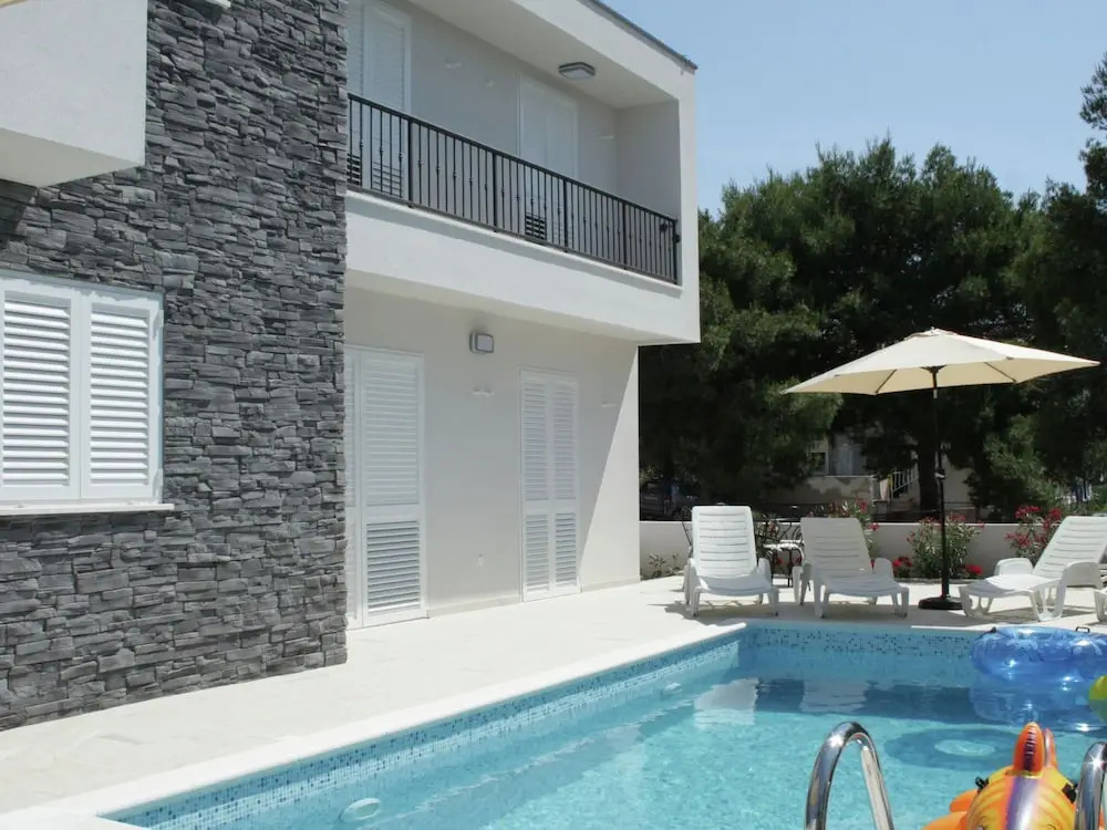 Modernistic Apartment in Primosten With Pool