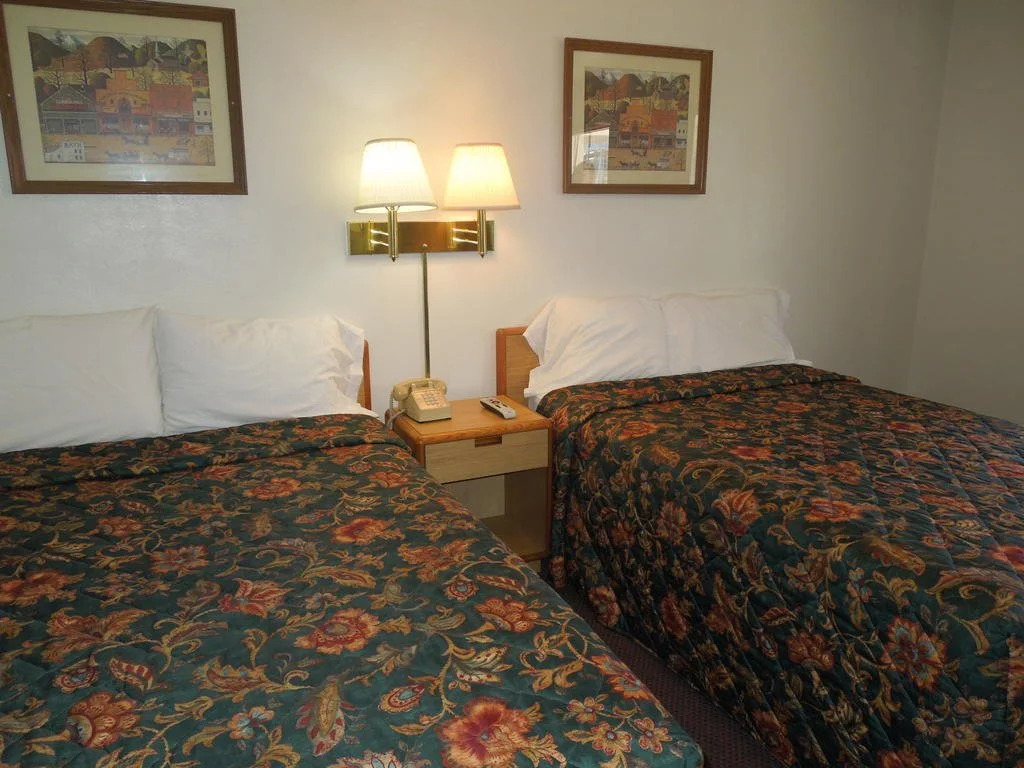 Delux Inn
