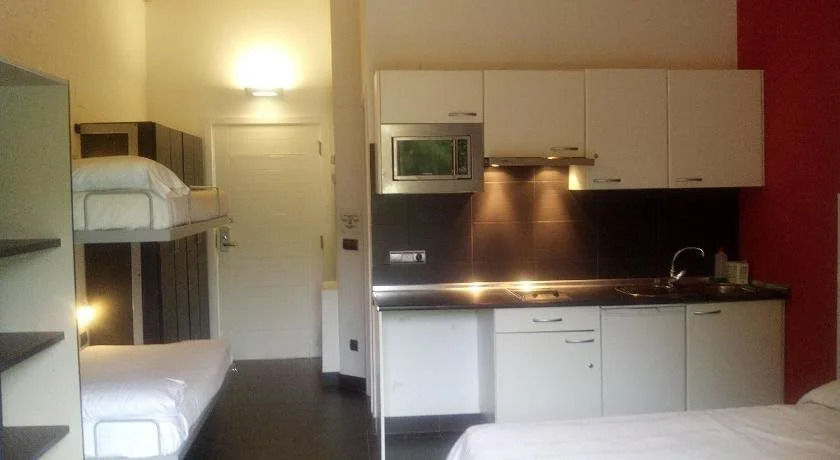Albergue/Auberge ULIA Youth Hostel