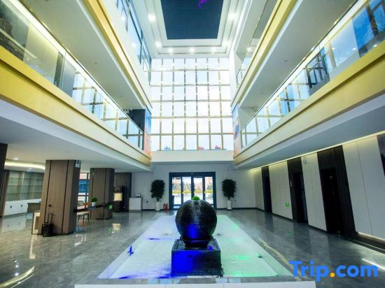Qingfeng Xiaozhu Hotel