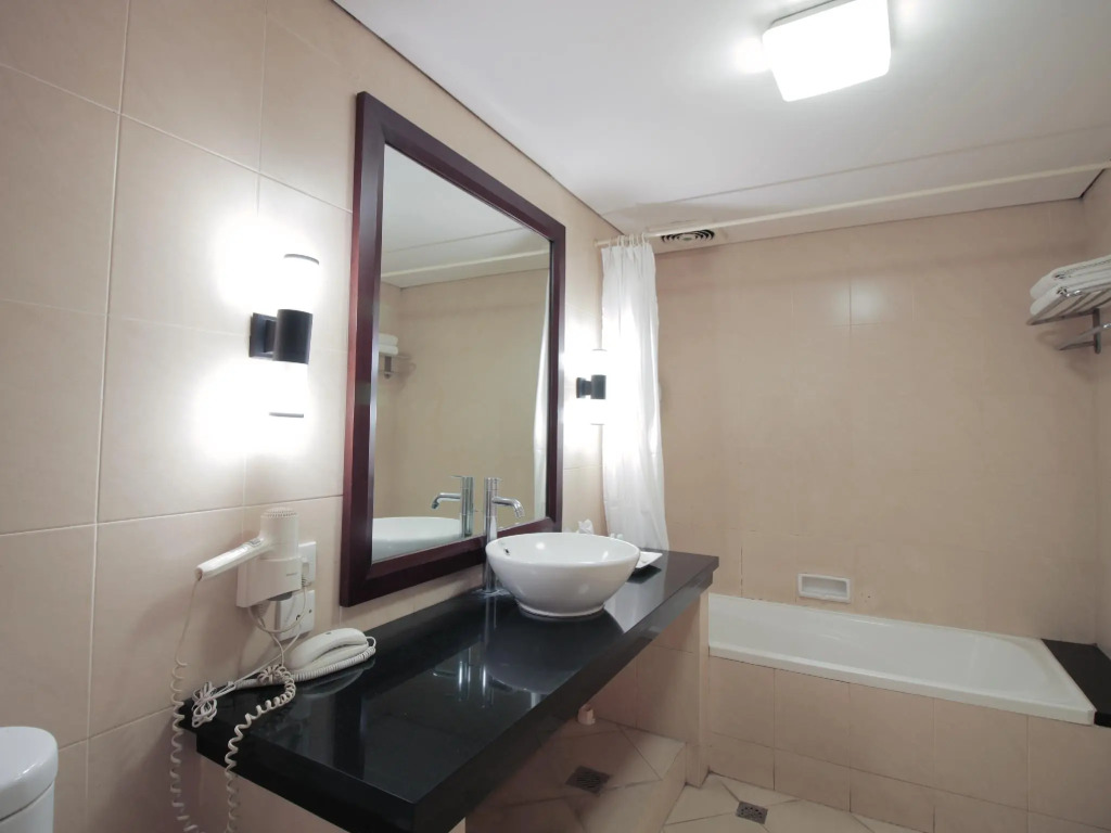 Topas Galeria Hotel