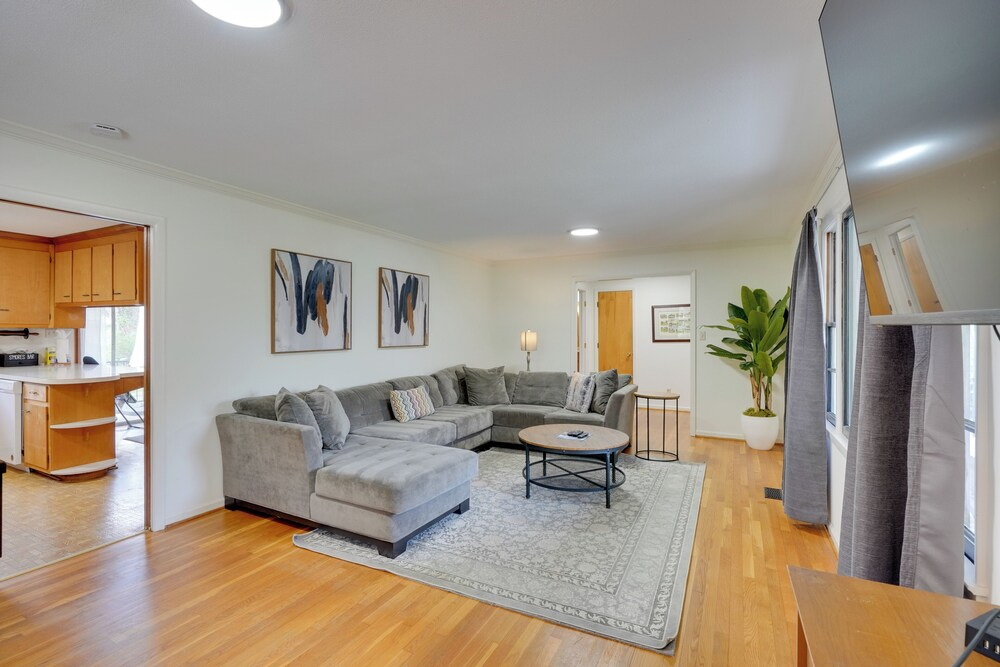 Quiet Downtown Cary Home w/ Screened Porch