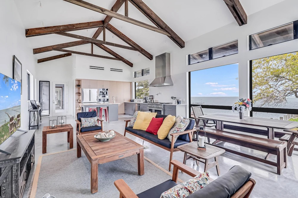 The Cape House 6031rpf 2 Bedroom Home by RedAwning