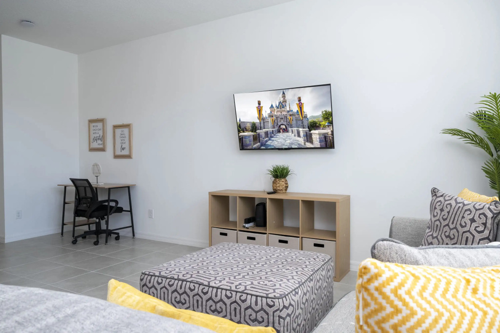 Marvelous 3 Bd Close to Disney   Enclaves at Festival 827