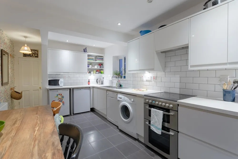 3 Bedroom Family House in Inner East London