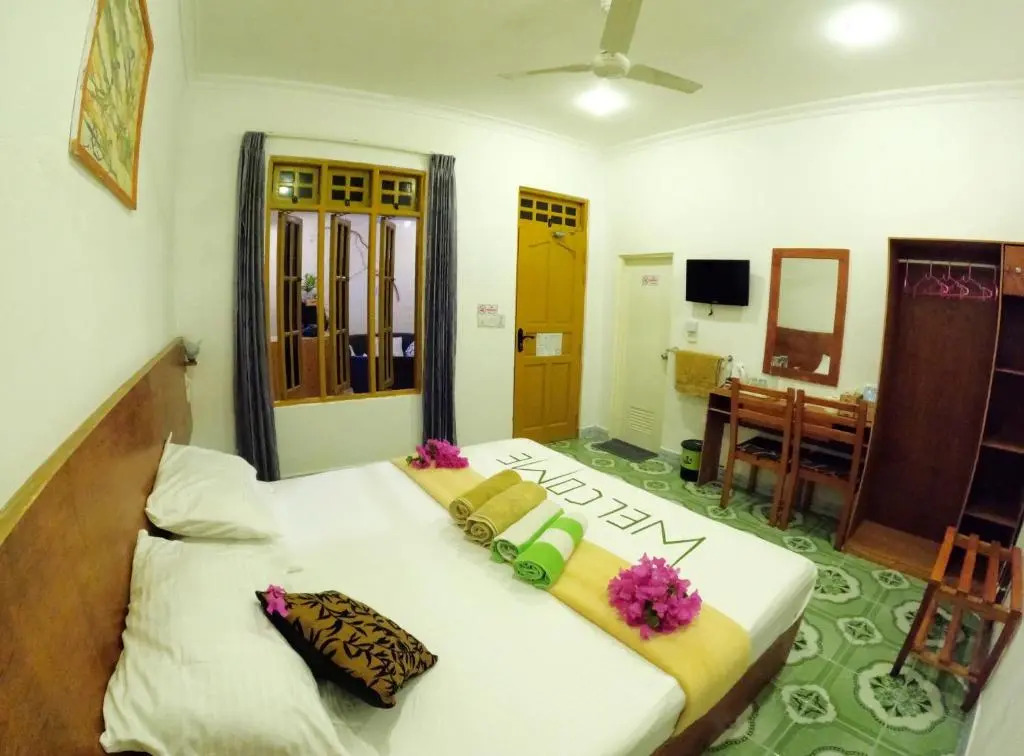 Adroit Beach Inn