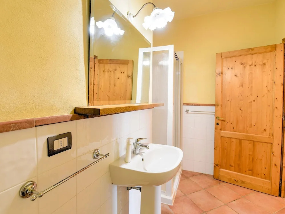 Spacious Holiday Home in Lamporecchio With Pool
