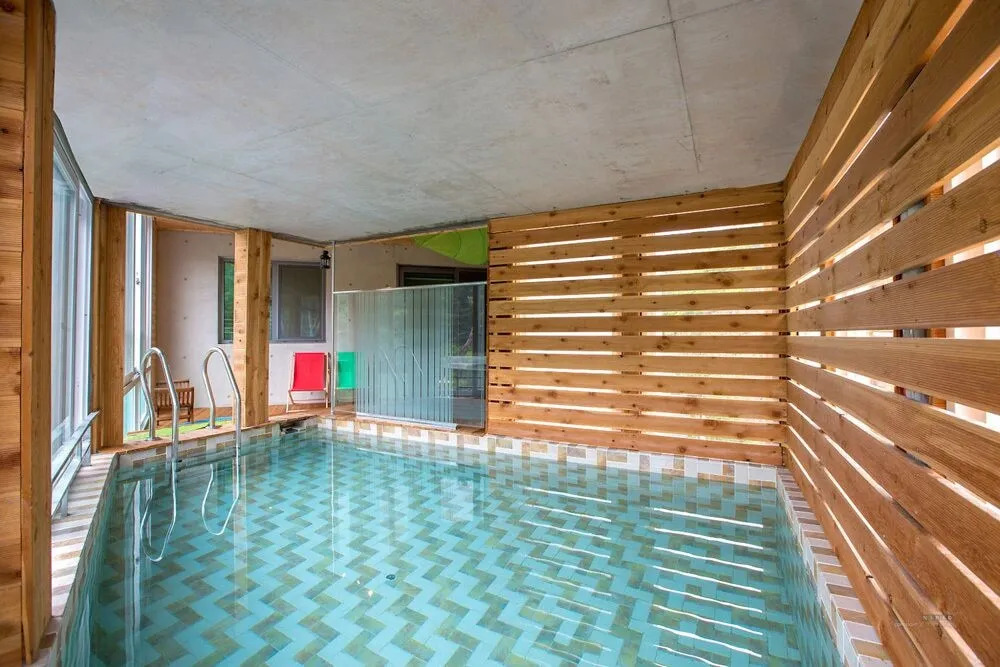 Harbor House poolvilla couple