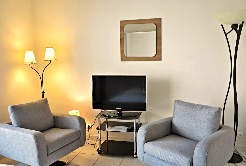 Modern and Cosy Studio