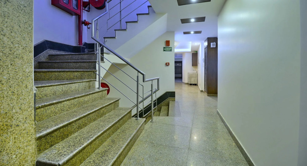 Hotel Emporio - Near New Delhi Railway Station - Paharganj
