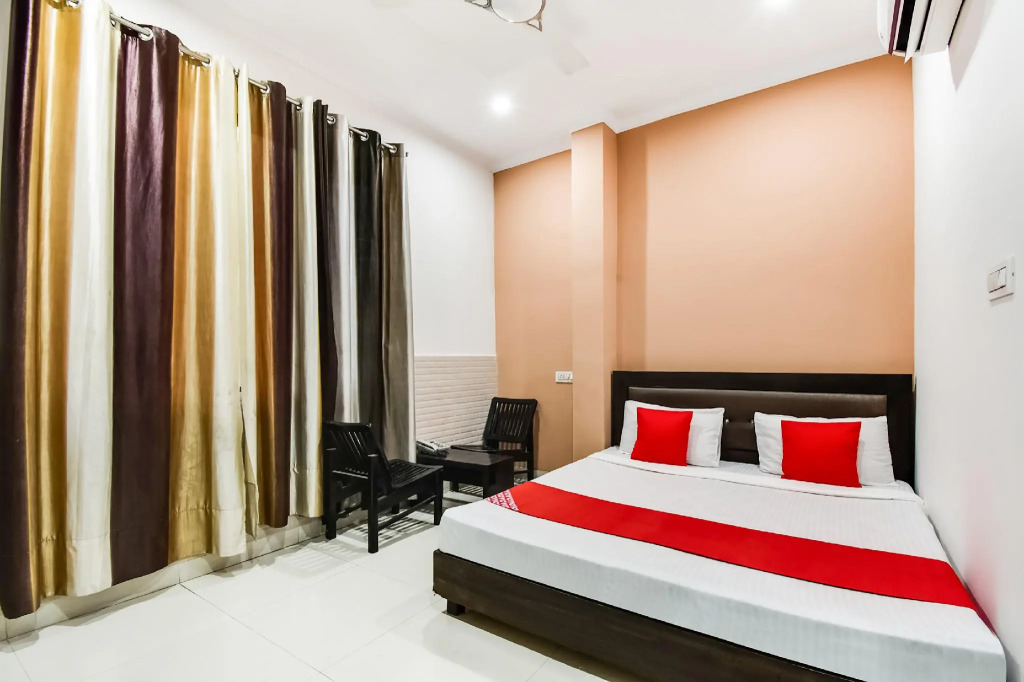 OYO 60618 Hotel Ab