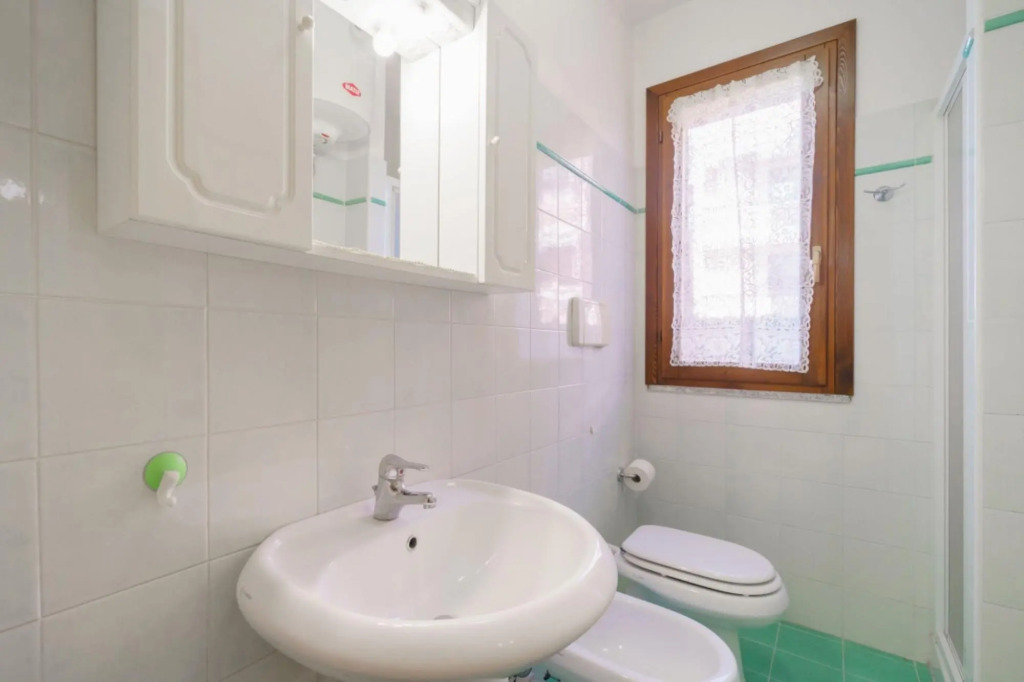Bilo Sofi with small terrace overlooking the large garden very close to the center of Marina di Camp-BILO SOFI CON GIARDINO