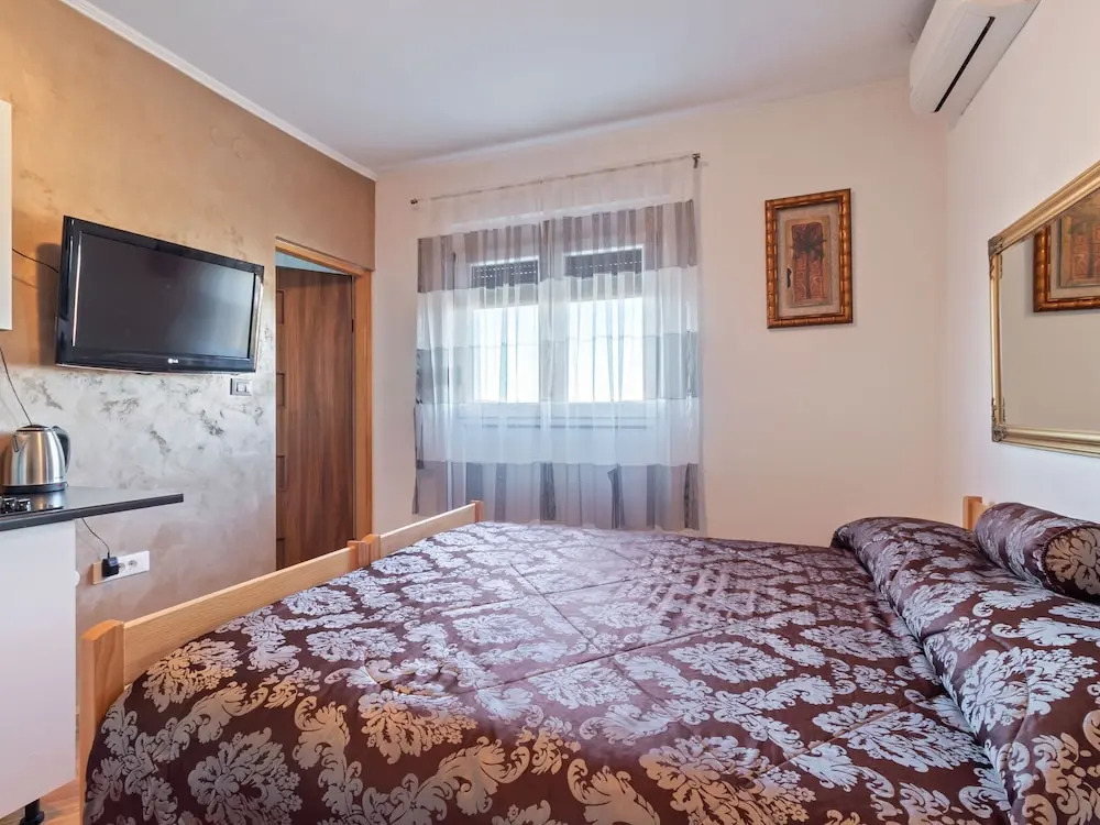 Pretty Apartment In Rovinj Near Sea Beach