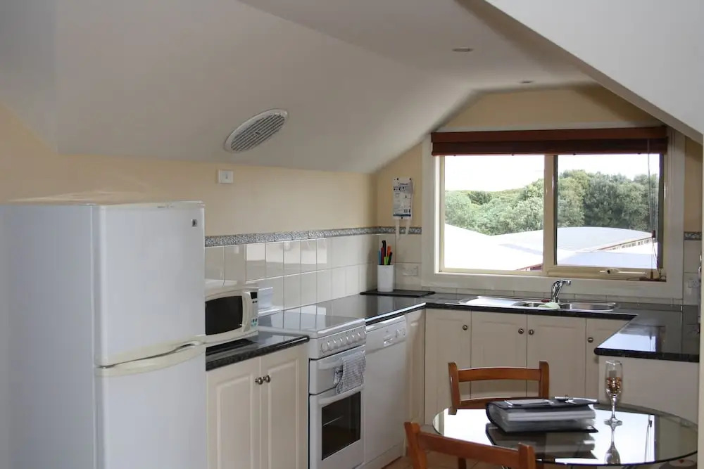 Logans Beach Apartments - The Loft