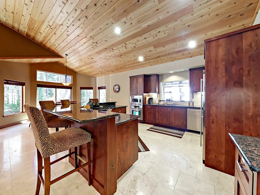 High End Executive Tahoe Home by RedAwning