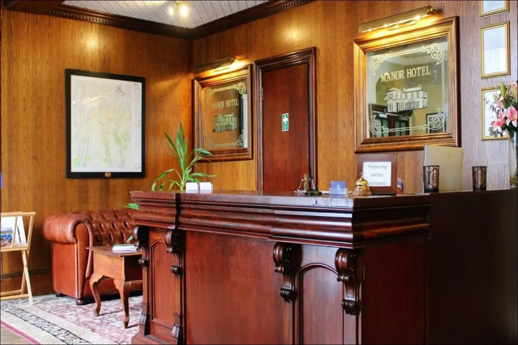 The Manor Hotel