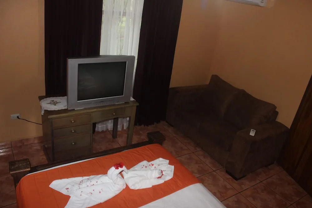 Arenal Glamping Hostel