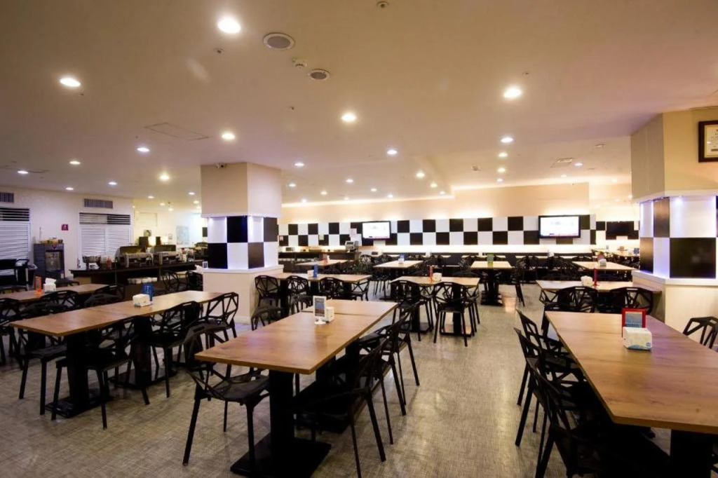Ximen Holiday Fun Hotel