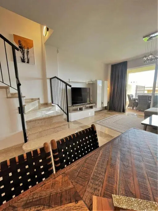 Modern and New 2 bed room Townhouse PA01