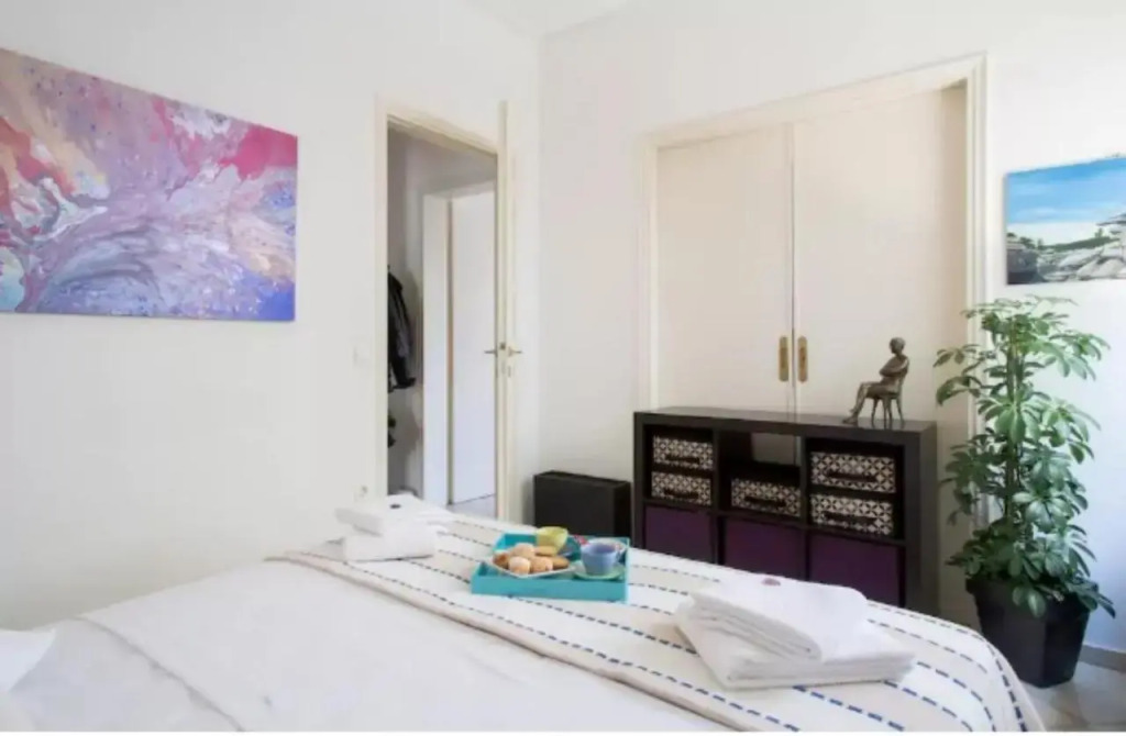 Spacious 2b/r Stay at Glyfada's Center